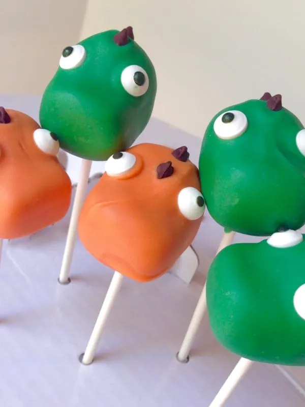 Dino cake pops