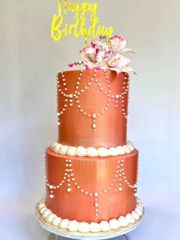 Beautiful cake created by Delsia